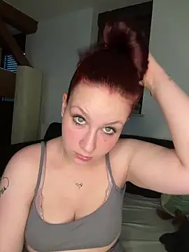 Snapshot of CuteBeaX chatting on 06-20-26, 06:33 CuteBeaX online show from 06-20-26, 06:33