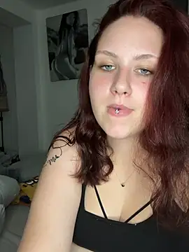 Snapshot of CuteBeaX chatting on 06-24-26, 09:25 CuteBeaX online show from 06-24-26, 09:25