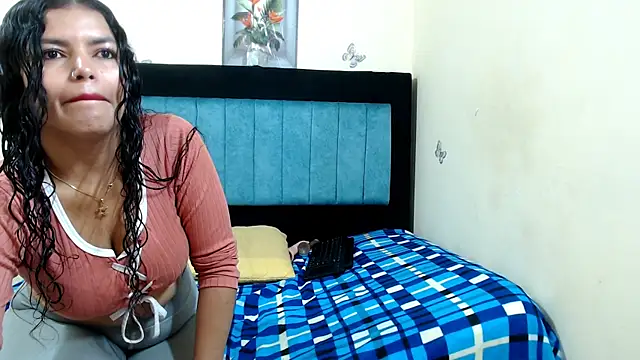 LUCYXS1 online show from 05-26-26, 11:50