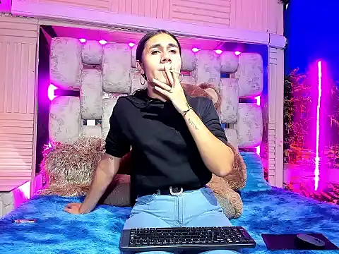 MahiaraHot online show from 06-24-26, 01:54