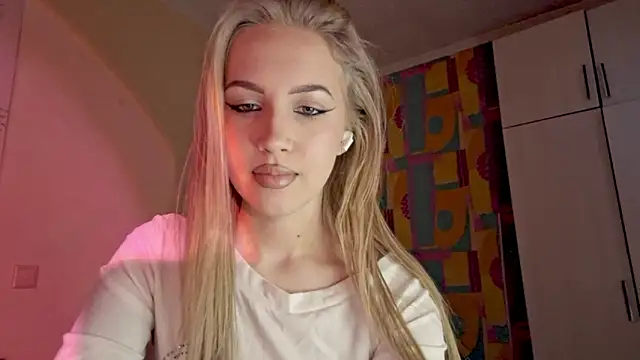 Katrinethequeen online show from 06-13-26, 04:27