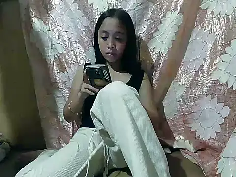 Yours AsianPinayGirl18 online show from 05-19-26, 09:48