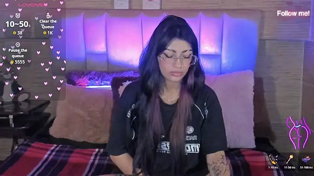 mia smoke  online show from 06-29-26, 10:15
