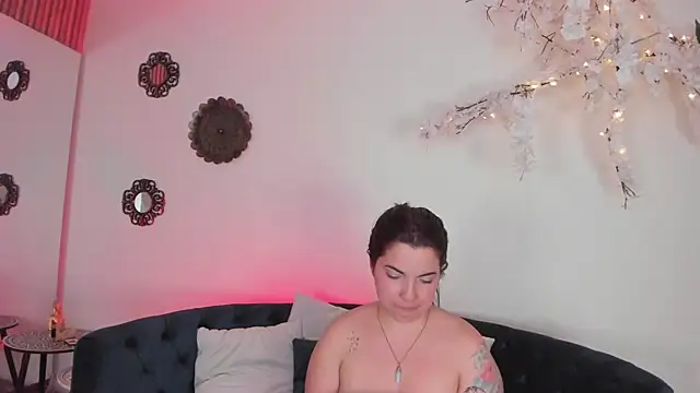 Snapshot of AngeliqueBoyer__ chatting on 07-07-26, 07:23 AngeliqueBoyer online show from 07-07-26, 07:23