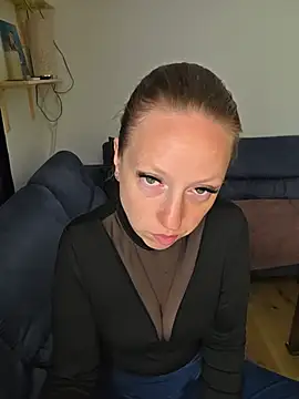 SweetGermanAlina online show from 05-20-26, 11:49