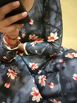 Snapshot of Seema_yadav01 chatting on 05-11-26, 05:46 Seema yadav01 online show from 05-11-26, 05:46