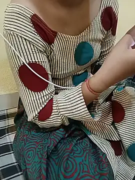 Snapshot of Seema_yadav01 chatting on 06-15-26, 05:31 Seema yadav01 online show from 06-15-26, 05:31