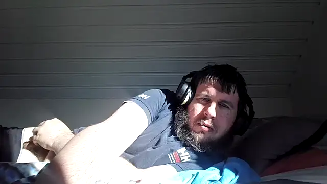 Snapshot of stoffe900 chatting on 05-17-26, 03:41 stoffe900 online show from 05-17-26, 03:41