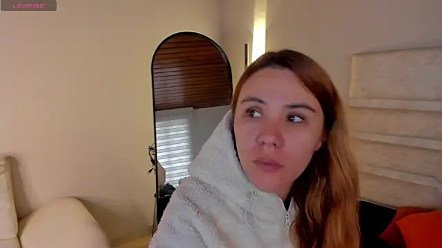 Snapshot of _zoe_3 chatting on 07-13-26, 12:41 zoe 3 online show from 07-13-26, 12:41