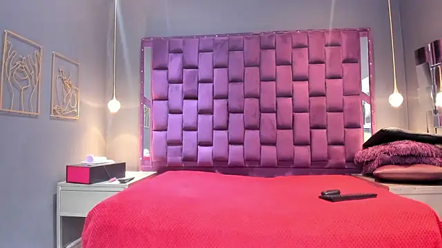 AlesiaLara online show from 06-25-26, 07:07
