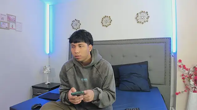 Snapshot of jhoan_evanss chatting on 06-19-26, 04:06 jhoan evanss online show from 06-19-26, 04:06