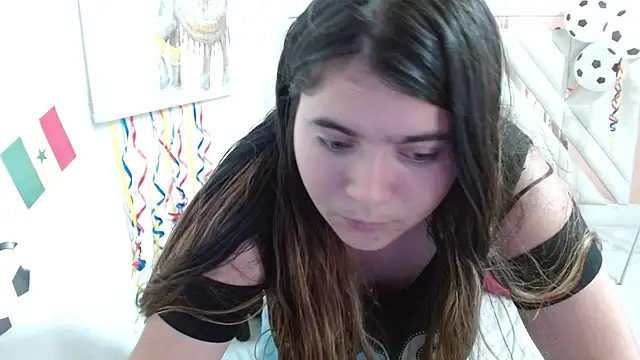 Laurha  online show from 06-25-26, 07:29