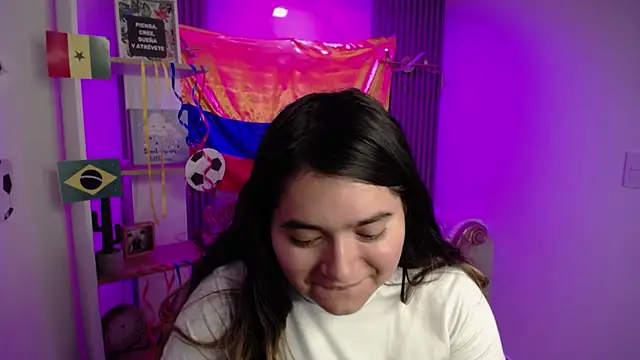 Laurha  online show from 07-15-26, 12:10