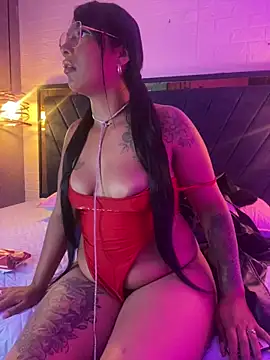 naomifox  online show from 05-02-26, 03:11