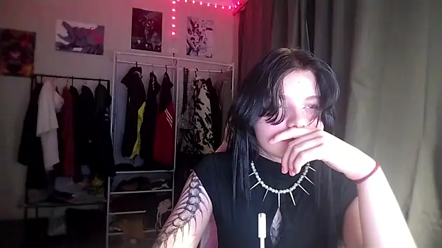 VeIvetLure online show from 05-17-26, 05:09