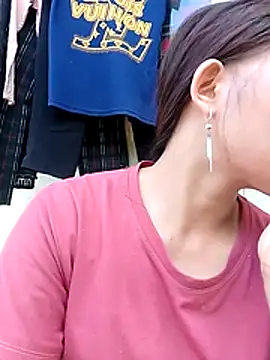 Snapshot of daisyy2 chatting on 06-14-26, 01:14 daisyy2 online show from 06-14-26, 01:14
