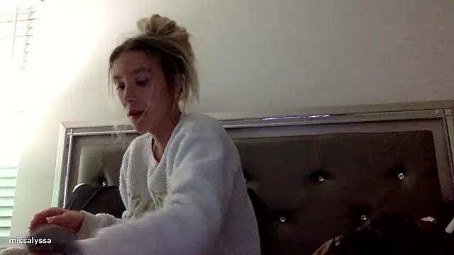 Misss alyssaaa online show from 05-27-26, 04:20