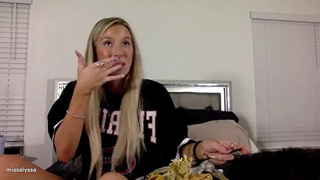 Misss alyssaaa online show from 06-11-26, 04:10