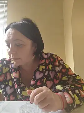 EmmaEmmy40 online show from 06-17-26, 05:14