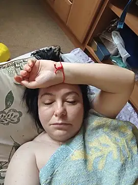 EmmaEmmy40 online show from 06-30-26, 04:35