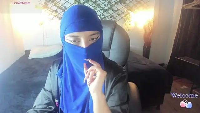 Snapshot of Lubnna chatting on 05-15-26, 12:28 Lubnna online show from 05-15-26, 12:28