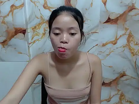 Snapshot of Sweet_Sarah69 chatting on 06-05-26, 06:52 Sweet Sarah69 online show from 06-05-26, 06:52