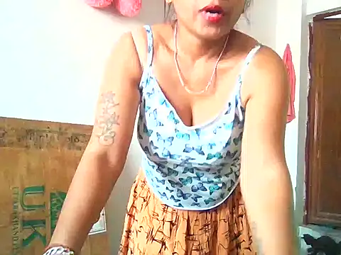 Snapshot of RubinaKhan6 chatting on 05-20-26, 02:51 RubinaKhan6 online show from 05-20-26, 02:51