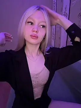 Snapshot of Velvet_Doll_ chatting on 05-07-26, 06:41 Velvet Doll online show from 05-07-26, 06:41