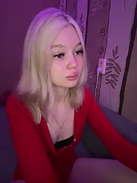 Snapshot of Velvet_Doll_ chatting on 06-06-26, 05:23 Velvet Doll online show from 06-06-26, 05:23
