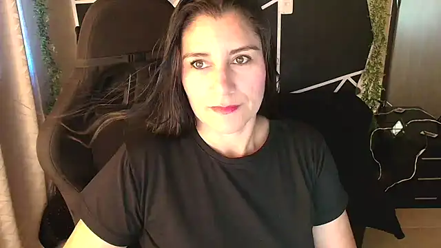 LUCYMILF SEXY online show from 05-18-26, 05:52