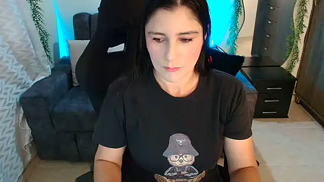 LUCYMILF SEXY online show from 06-15-26, 06:32