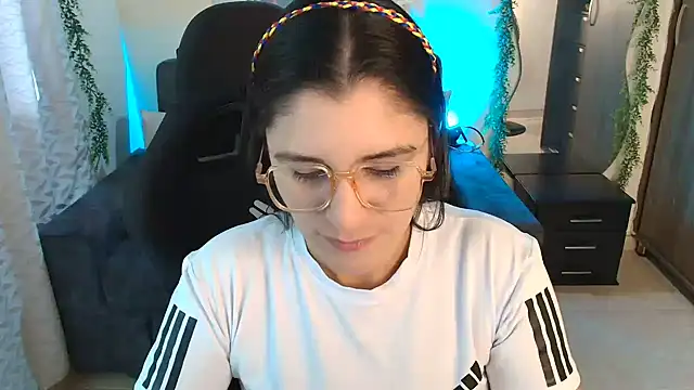 LUCYMILF SEXY online show from 06-27-26, 02:44