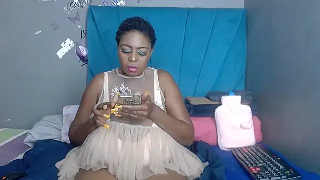 Bustyboobs1986xXx online show from 06-08-26, 05:46
