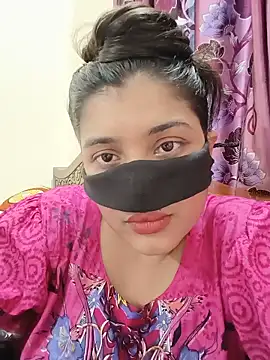 Snapshot of Joya-02 chatting on 06-07-26, 11:47 Joya-02 online show from 06-07-26, 11:47