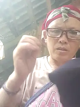 yeuanh1 online show from 05-18-26, 06:19