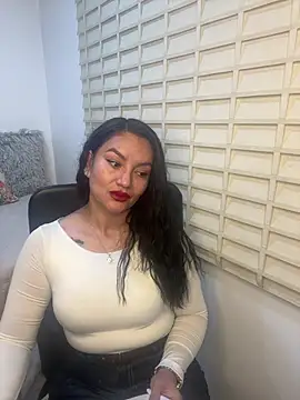 Ameliia Morgan online show from 05-08-26, 01:00