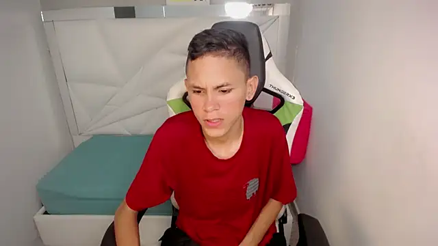 sombra 18 online show from 06-02-26, 02:57