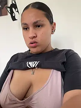 Selene Voon  online show from 07-31-26, 08:41