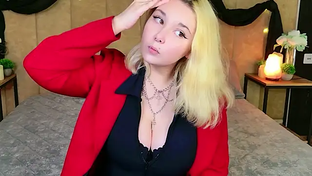 Snapshot of Cassey_Well chatting on 06-25-26, 05:34 Cassey Well online show from 06-25-26, 05:34