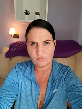 Velvet-Milf online show from 05-15-26, 08:32