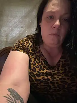 Snapshot of blueeyez1987 chatting on 05-16-26, 05:23 blueeyez1987 online show from 05-16-26, 05:23