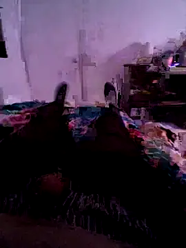 Snapshot of Almircorral2211 chatting on 06-18-26, 04:24 Almircorral2211 online show from 06-18-26, 04:24