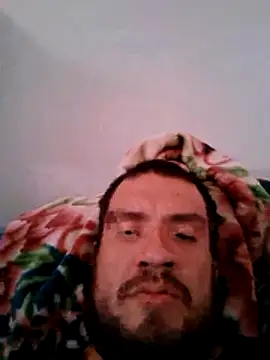 Snapshot of Almircorral2211 chatting on 06-22-26, 03:47 Almircorral2211 online show from 06-22-26, 03:47