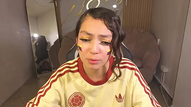 Cinnamon b online show from 06-18-26, 12:44