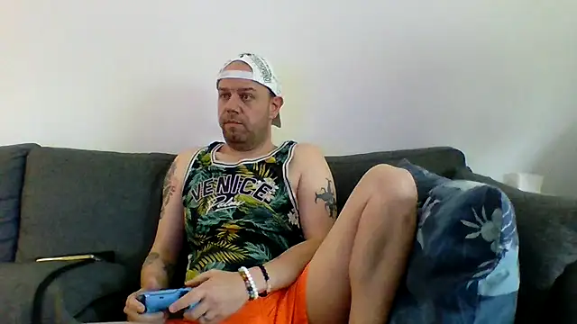 Andromede93 online show from 05-19-26, 07:26