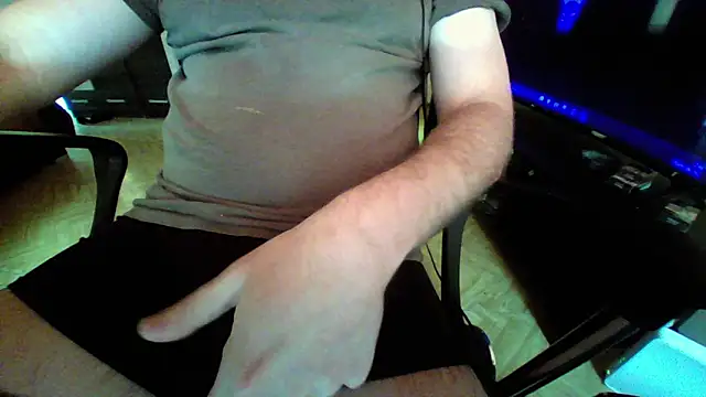 Snapshot of berlover1 chatting on 06-02-26, 05:42 berlover1 online show from 06-02-26, 05:42