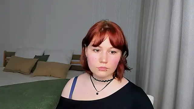 MiaLacrice online show from 05-17-26, 11:28