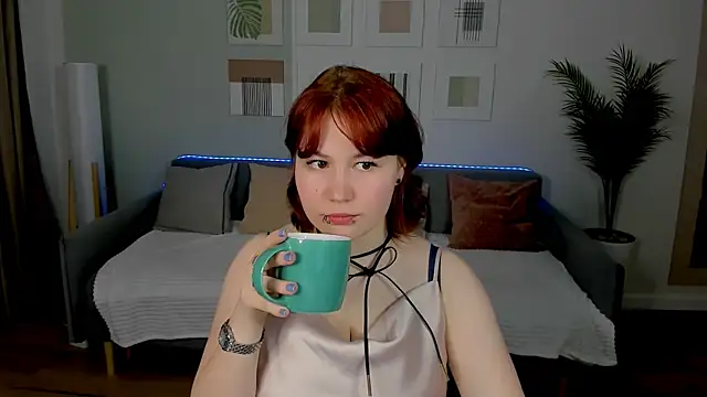 MiaLacrice online show from 05-20-26, 04:29