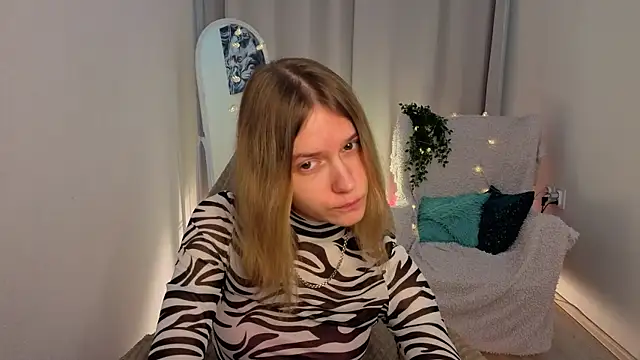 MilanaRayy online show from 06-11-26, 05:05