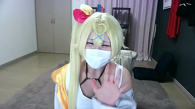 miachan  online show from 05-18-26, 09:48